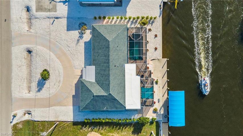 Amazing Top Down View --- Complete with what could be YOUR boat!!!