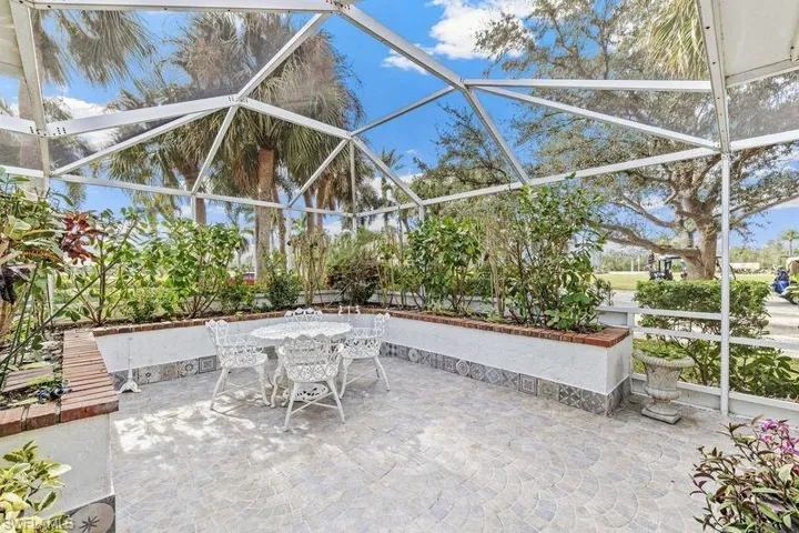 View of patio / terrace with a screened lanai