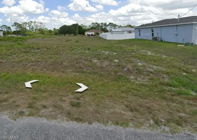 9046 Green Cir, Labelle, Florida 33935