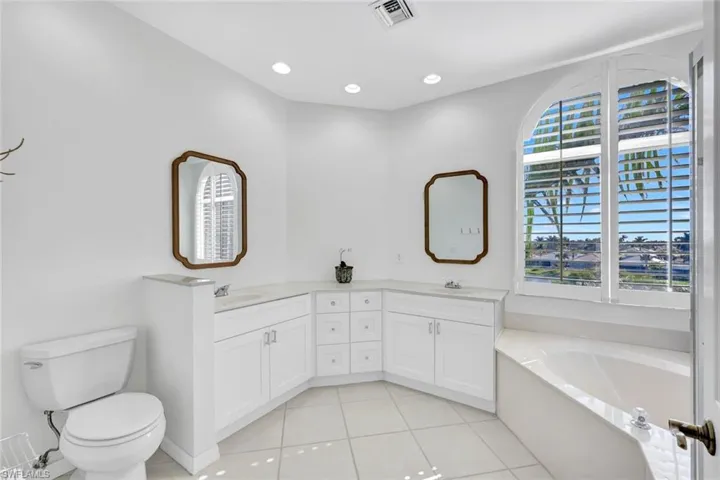 1540  Clermont  DR, Naples, FL 34109