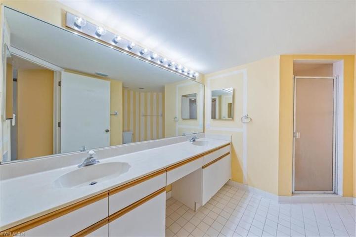 2103 Tama CIR # 101, NAPLES FL 34112