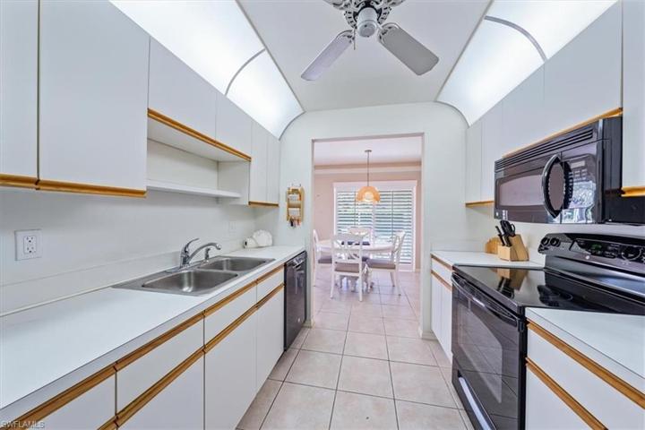 2103 Tama CIR # 101, NAPLES FL 34112