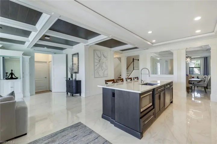 9250 Shadow Oak Ln, Naples, Florida 34120