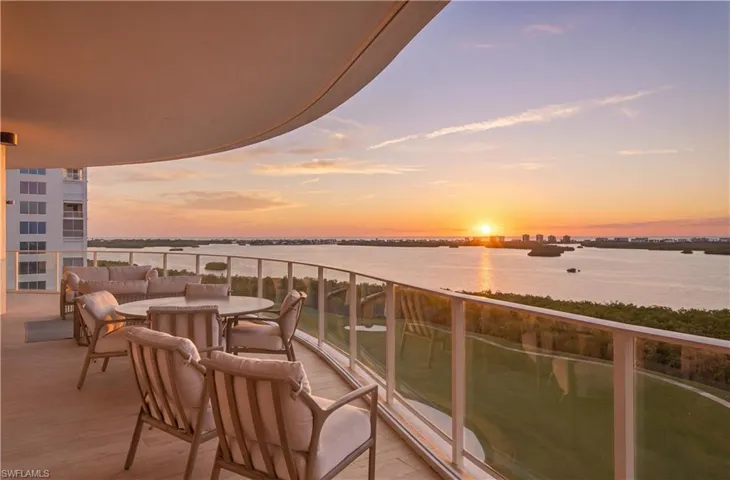 From this oversized lanai, every sunset feels like a new view.