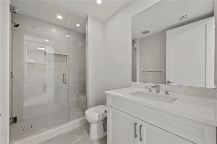 Ensuite guest bathroom.