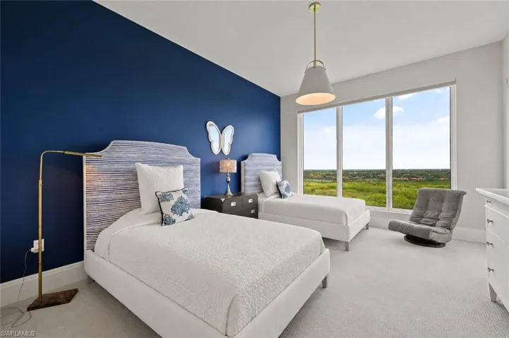 Guest bedroom.