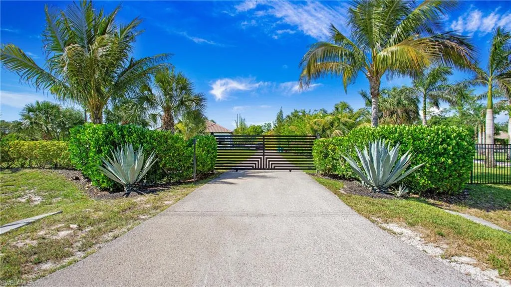 6341 Green BLVD, Naples, FL 34116,225040457