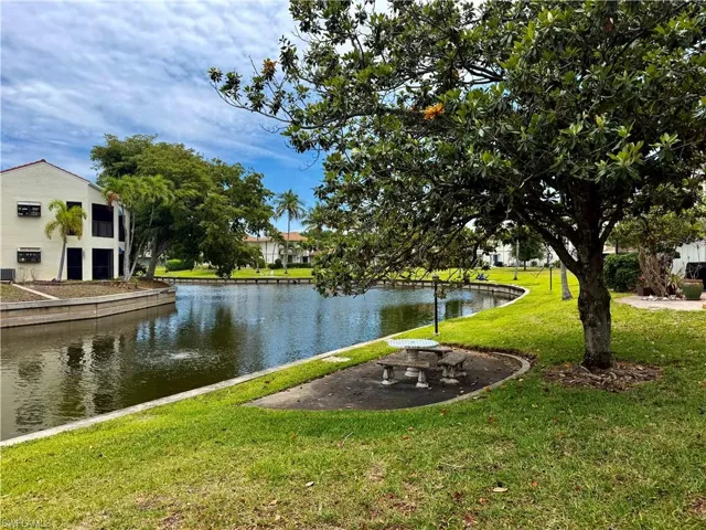 4277 Island Cir 1, Fort Myers, Florida 33919
