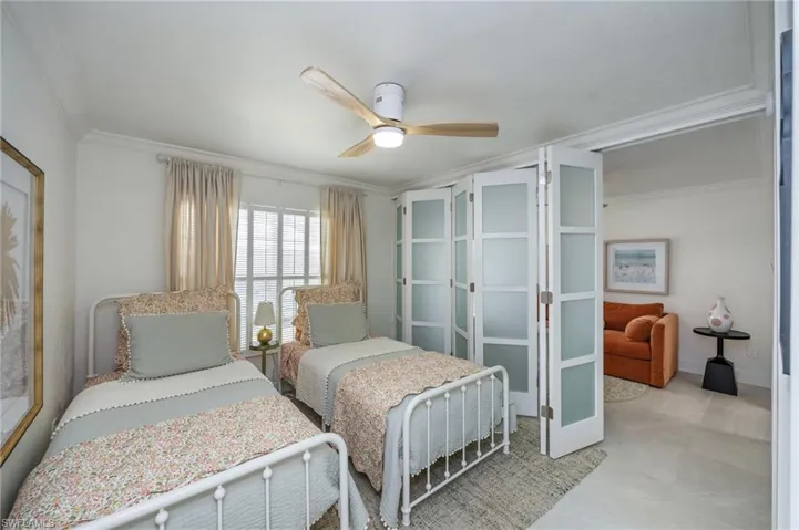 6151 Pelican Bay Blvd 27, Naples, Florida 34108