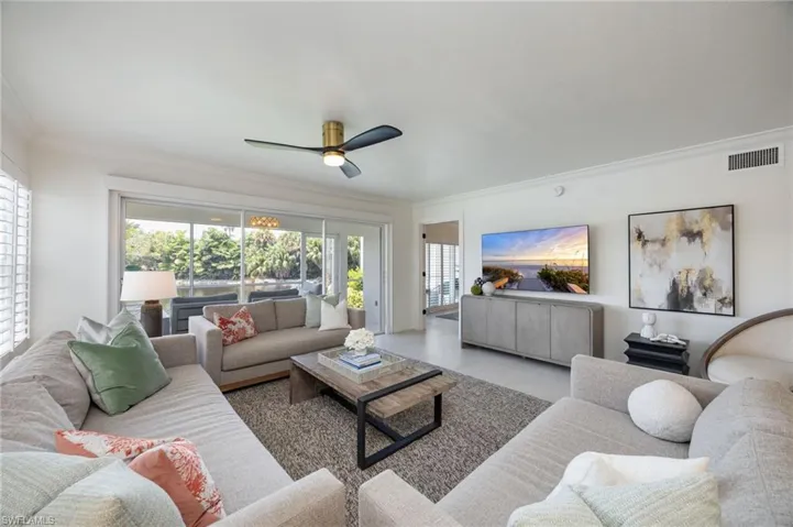 6151 Pelican Bay Blvd 27, Naples, Florida 34108