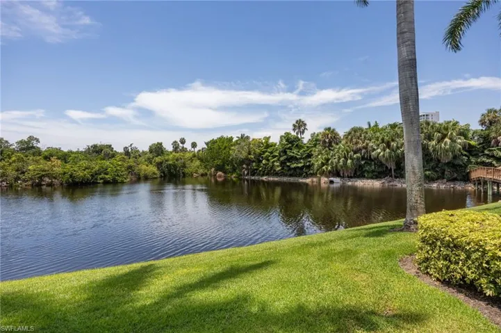 6151 Pelican Bay Blvd 27, Naples, Florida 34108