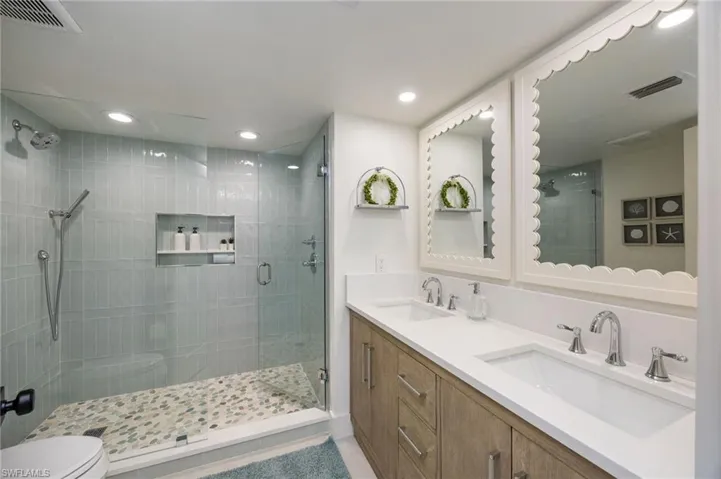 6151 Pelican Bay Blvd 27, Naples, Florida 34108