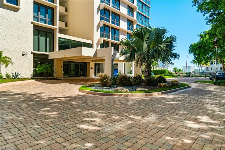 View of apartment building / complex