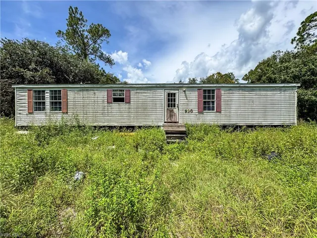 View of manufactured / mobile home