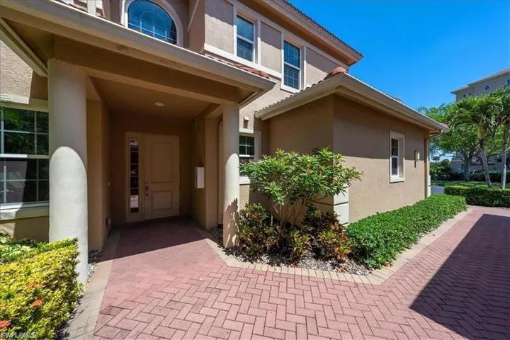 575 El Camino Real 6102, Naples, Florida 34119
