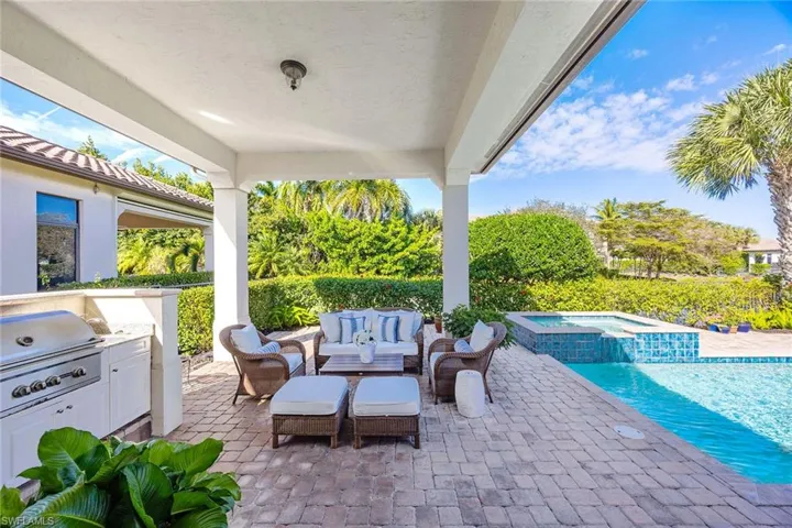 2277 Residence Cir, Naples, Florida 34105