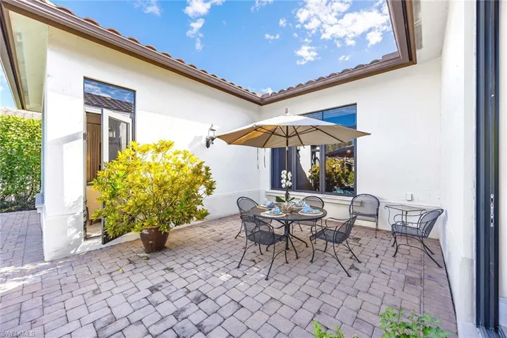 2277 Residence Cir, Naples, Florida 34105