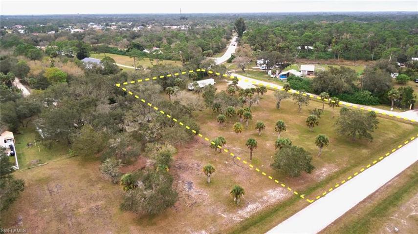 This is not lot lines according to LEEPA. Please use strap #'s to access actual property lines.