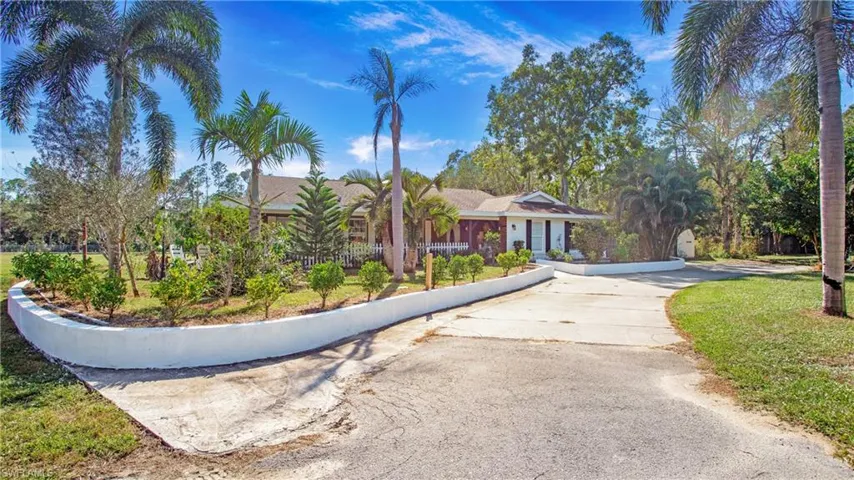 3700  Golden Gate W BLVD, Naples, FL 34120
