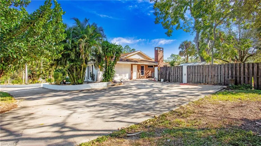 3700  Golden Gate W BLVD, Naples, FL 34120