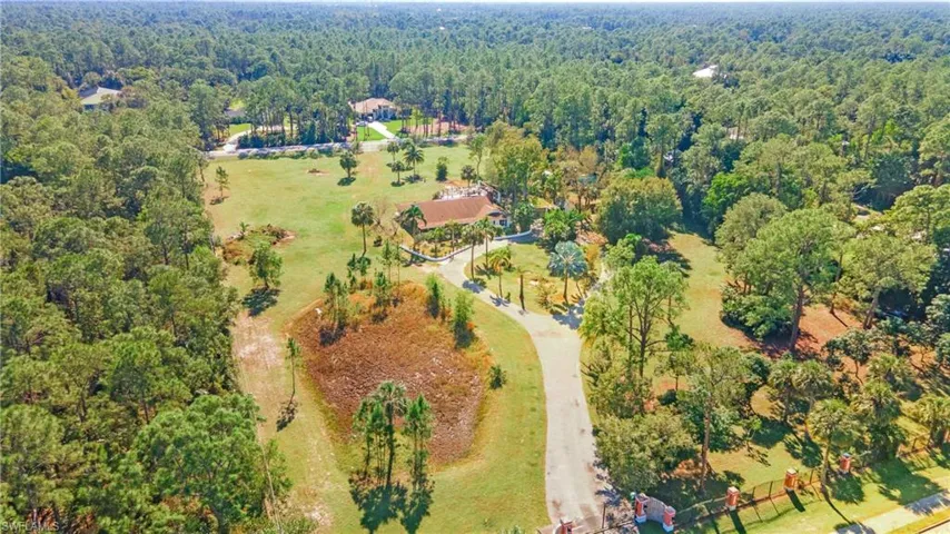 3700  Golden Gate W BLVD, Naples, FL 34120
