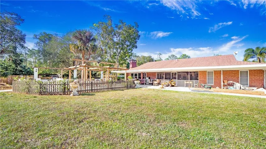 3700  Golden Gate W BLVD, Naples, FL 34120