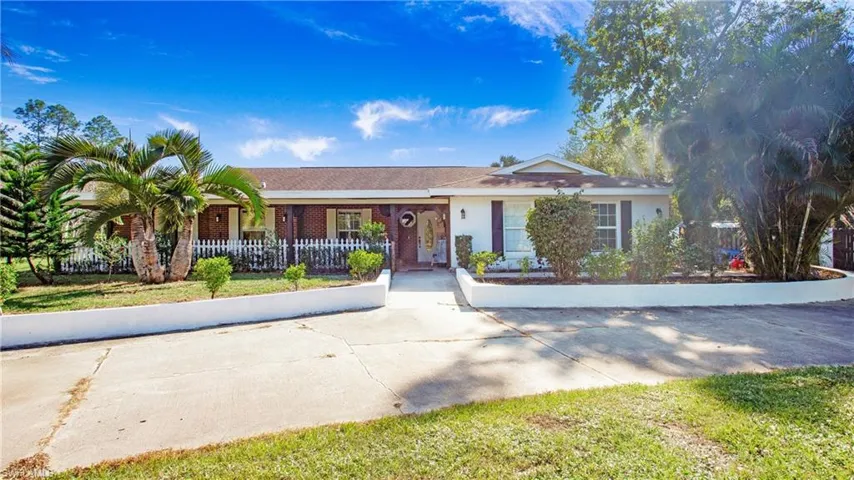 3700  Golden Gate W BLVD, Naples, FL 34120