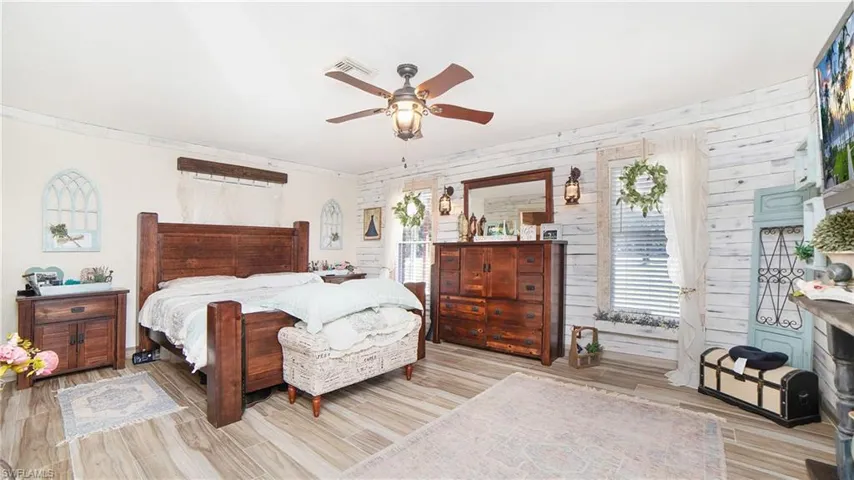 3700  Golden Gate W BLVD, Naples, FL 34120