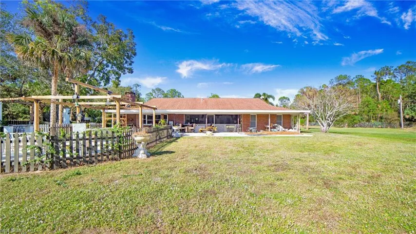3700  Golden Gate W BLVD, Naples, FL 34120