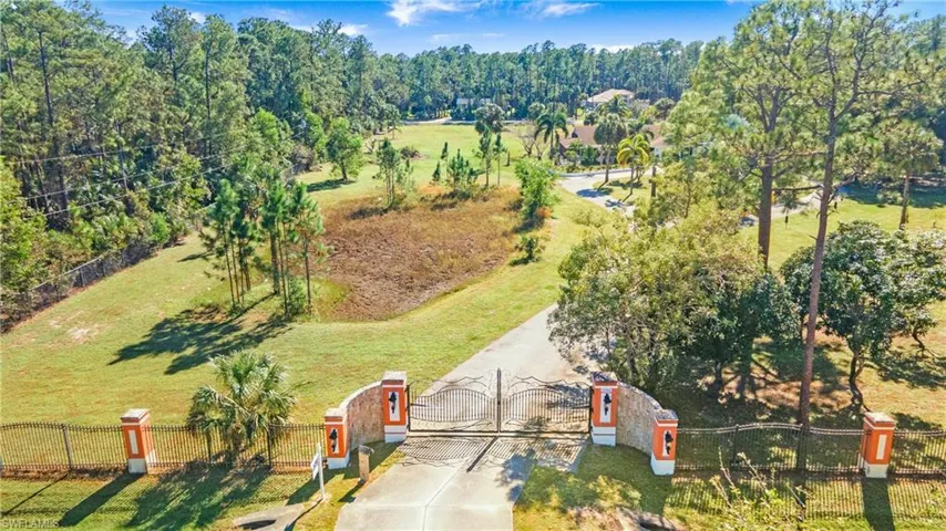 3700  Golden Gate W BLVD, Naples, FL 34120