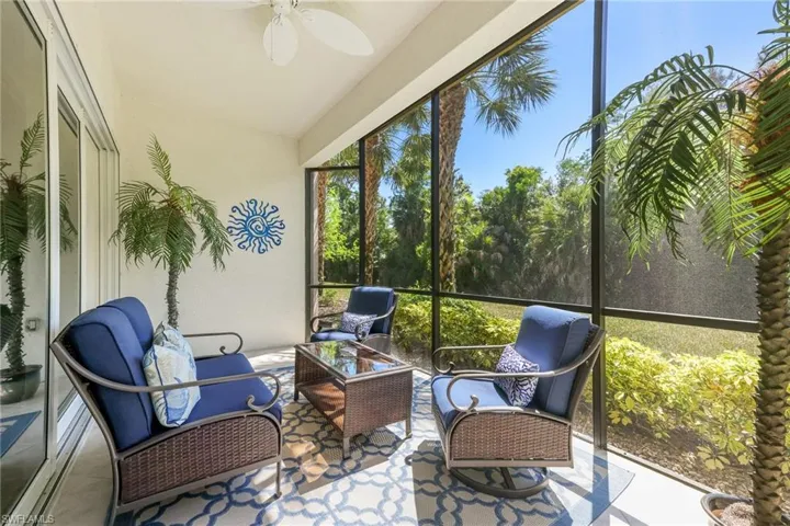 Sunroom with ceiling fan