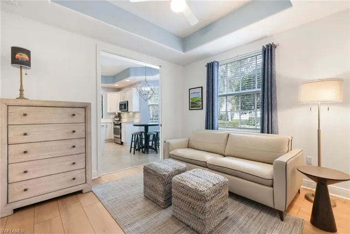 Den/Bedroom in den configuration