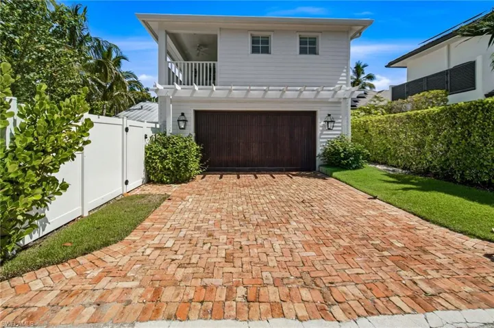 742 11th Ave S, Naples, Florida 34102