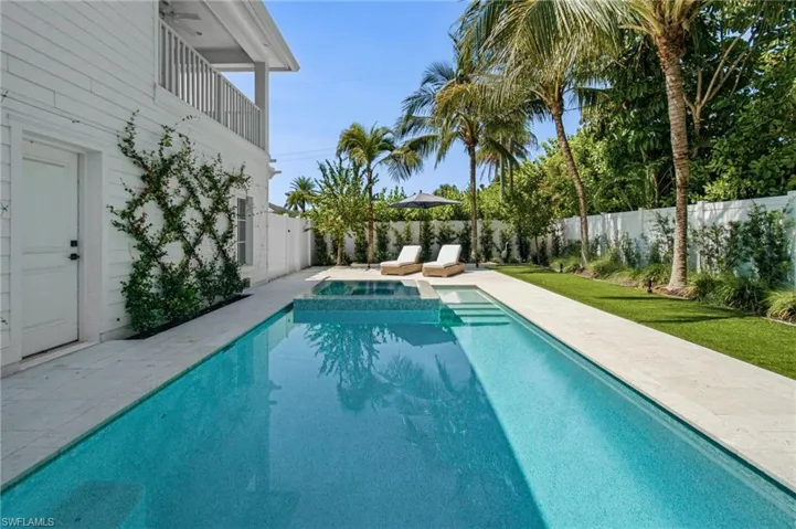 742 11th Ave S, Naples, Florida 34102