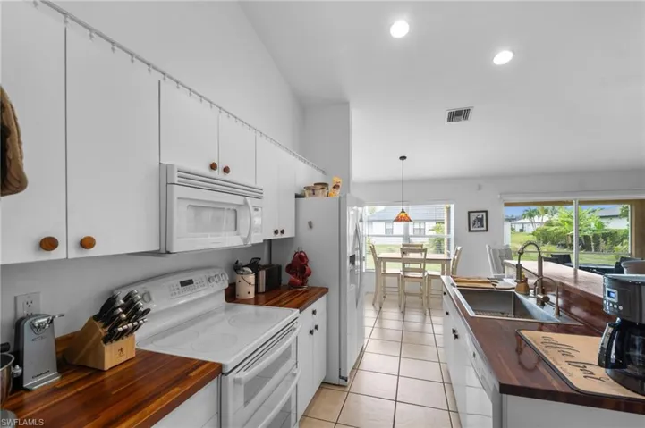 524 Tropicana Pkwy W, Cape Coral, Florida 33993