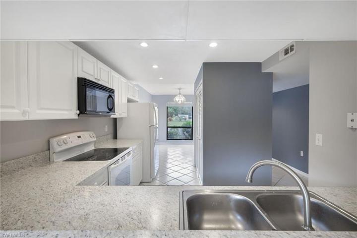 1216  Commonwealth  CIR, Naples, FL 34116