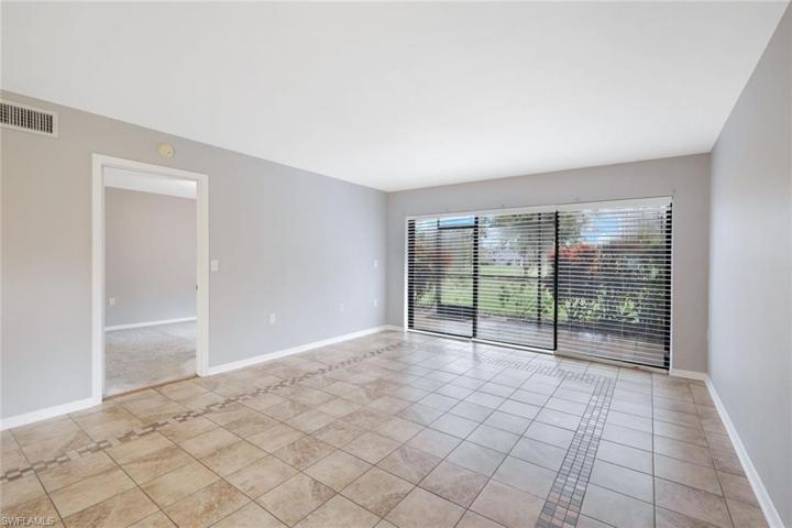 1216  Commonwealth  CIR, Naples, FL 34116