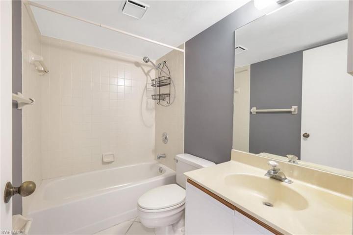 1216  Commonwealth  CIR, Naples, FL 34116