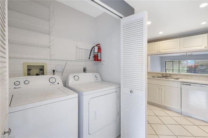 1216  Commonwealth  CIR, Naples, FL 34116