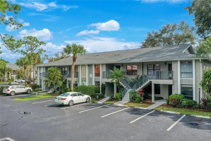 1216  Commonwealth  CIR, Naples, FL 34116