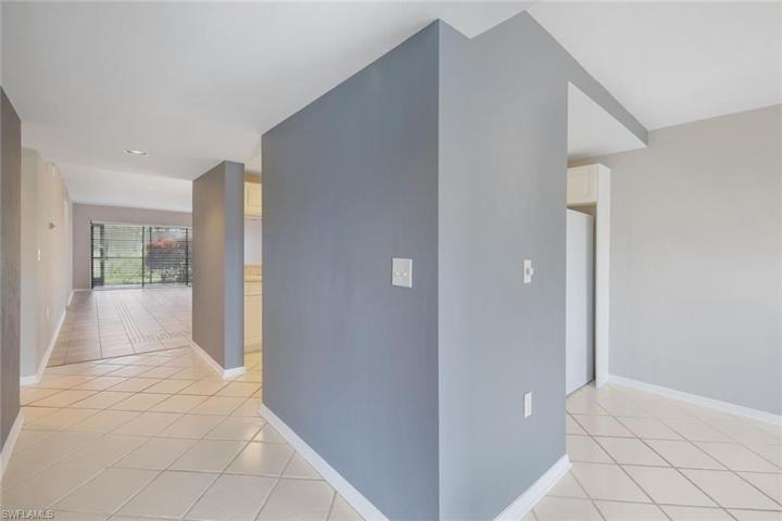 1216  Commonwealth  CIR, Naples, FL 34116