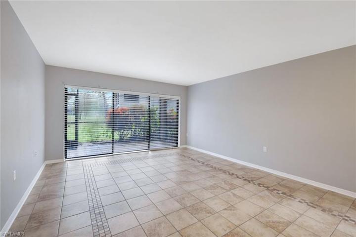 1216  Commonwealth  CIR, Naples, FL 34116
