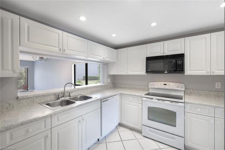 1216  Commonwealth  CIR, Naples, FL 34116