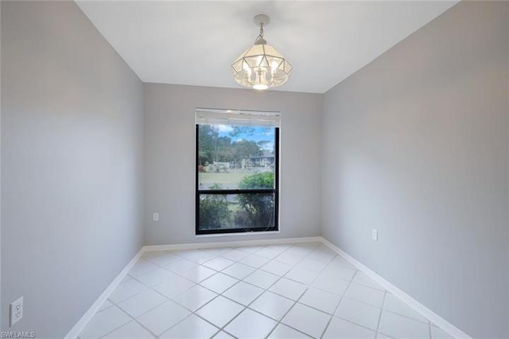 1216  Commonwealth  CIR, Naples, FL 34116