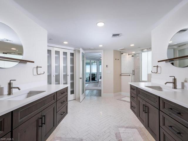 Owners Bath