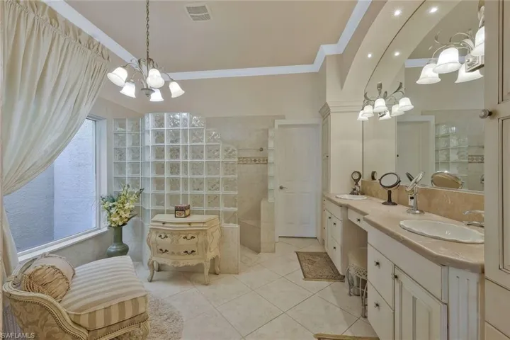 Plenty of room for two here!