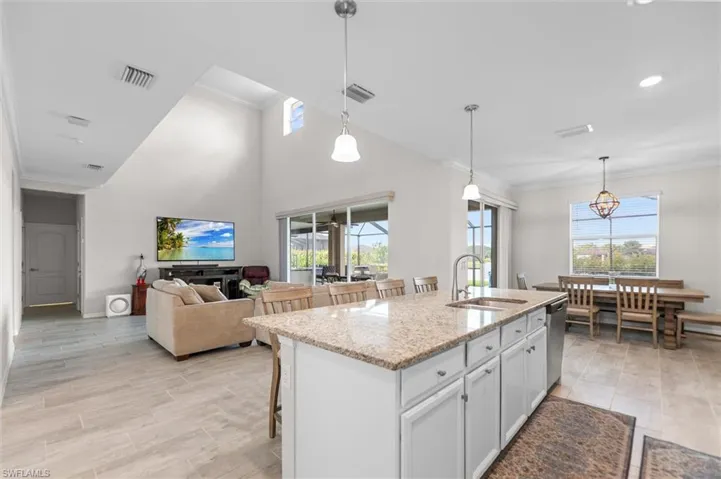2392 Fallglo St, Naples, Florida 34120