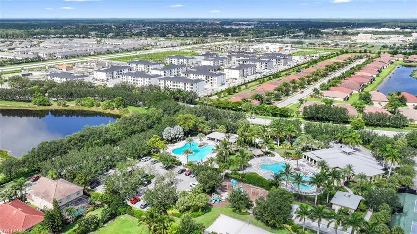2392 Fallglo St, Naples, Florida 34120