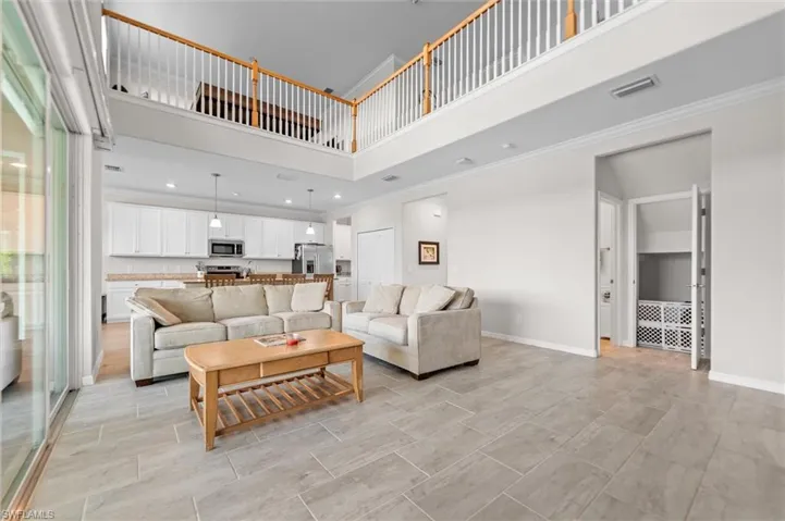 2392 Fallglo St, Naples, Florida 34120