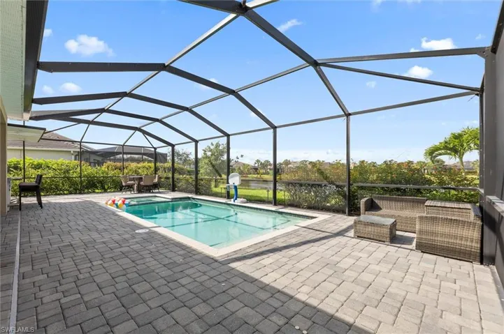 2392 Fallglo St, Naples, Florida 34120